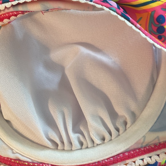 Size large colorful bikini underwire top light cups - Picture 7 of 8